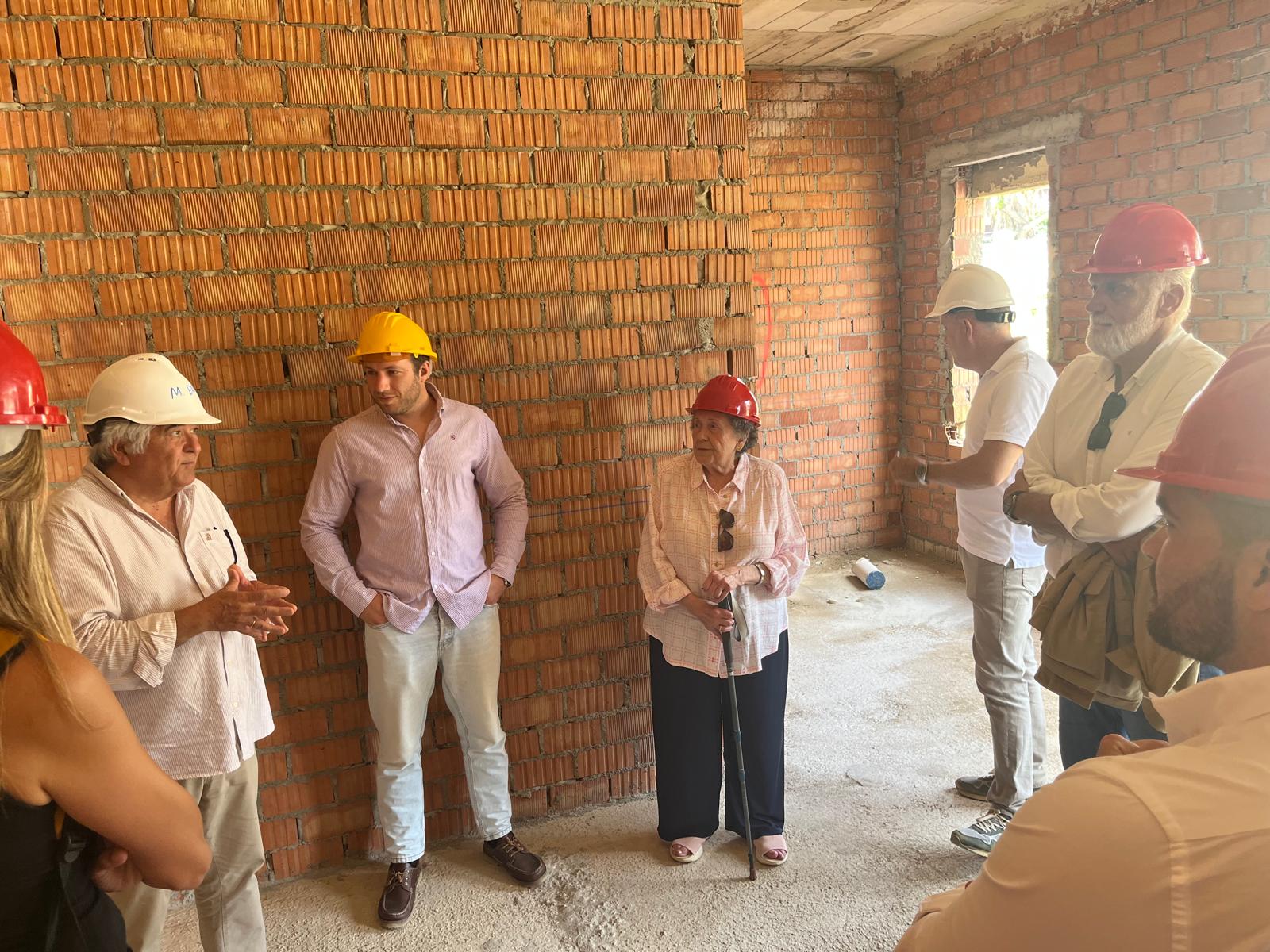 Javier Vidal visita las obras de la residencia de mayores Aras en Sanlucar